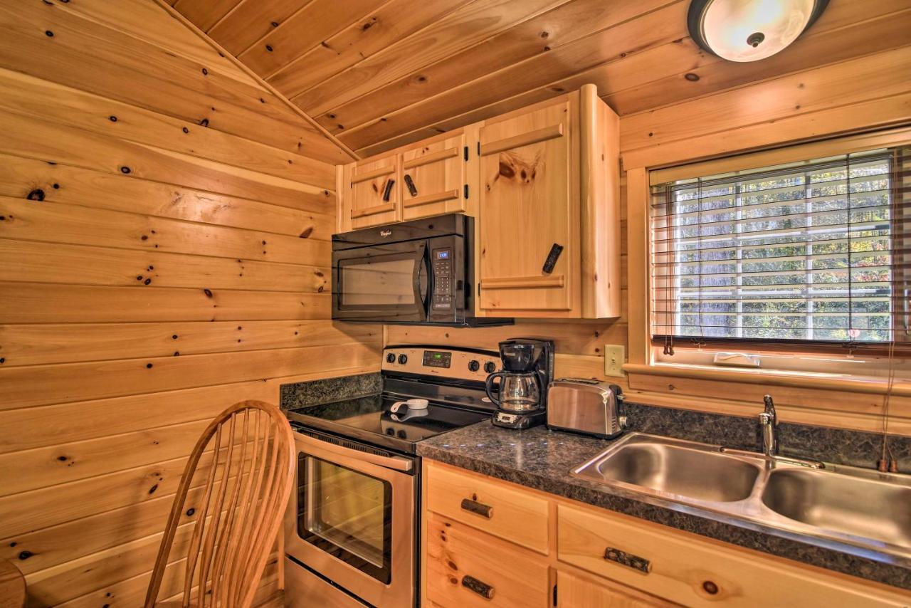 Pet-Friendly Cabin With Fire Pit And River Access! Parsons Exterior photo