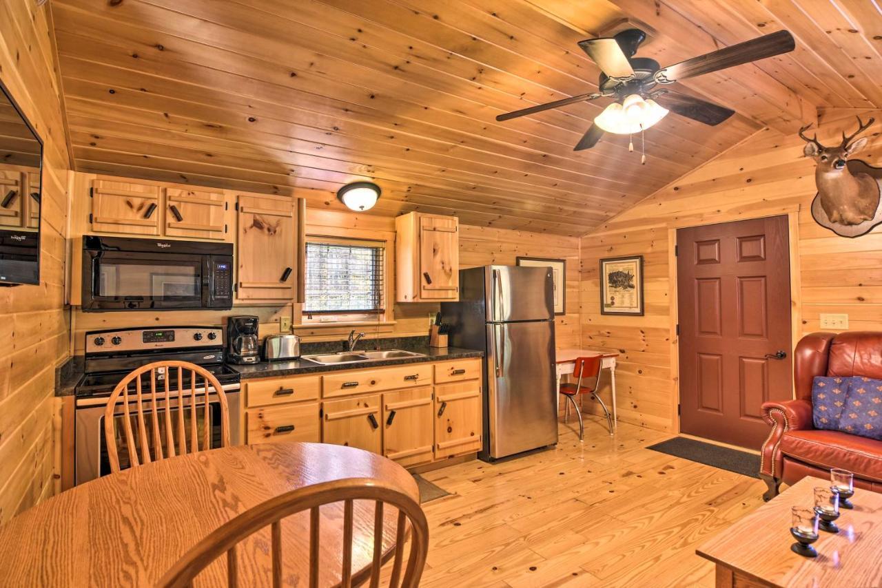 Pet-Friendly Cabin With Fire Pit And River Access! Parsons Exterior photo