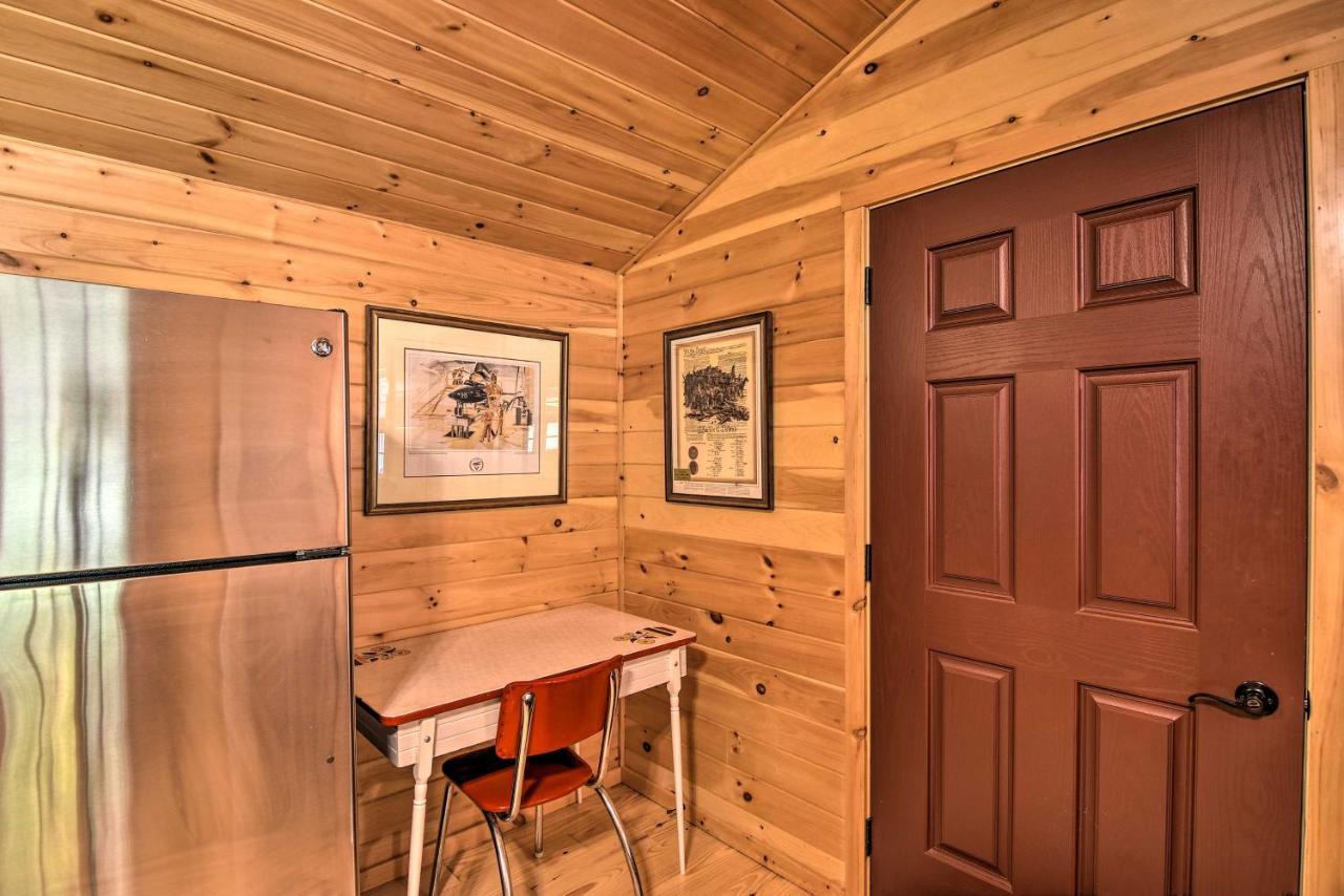 Pet-Friendly Cabin With Fire Pit And River Access! Parsons Exterior photo