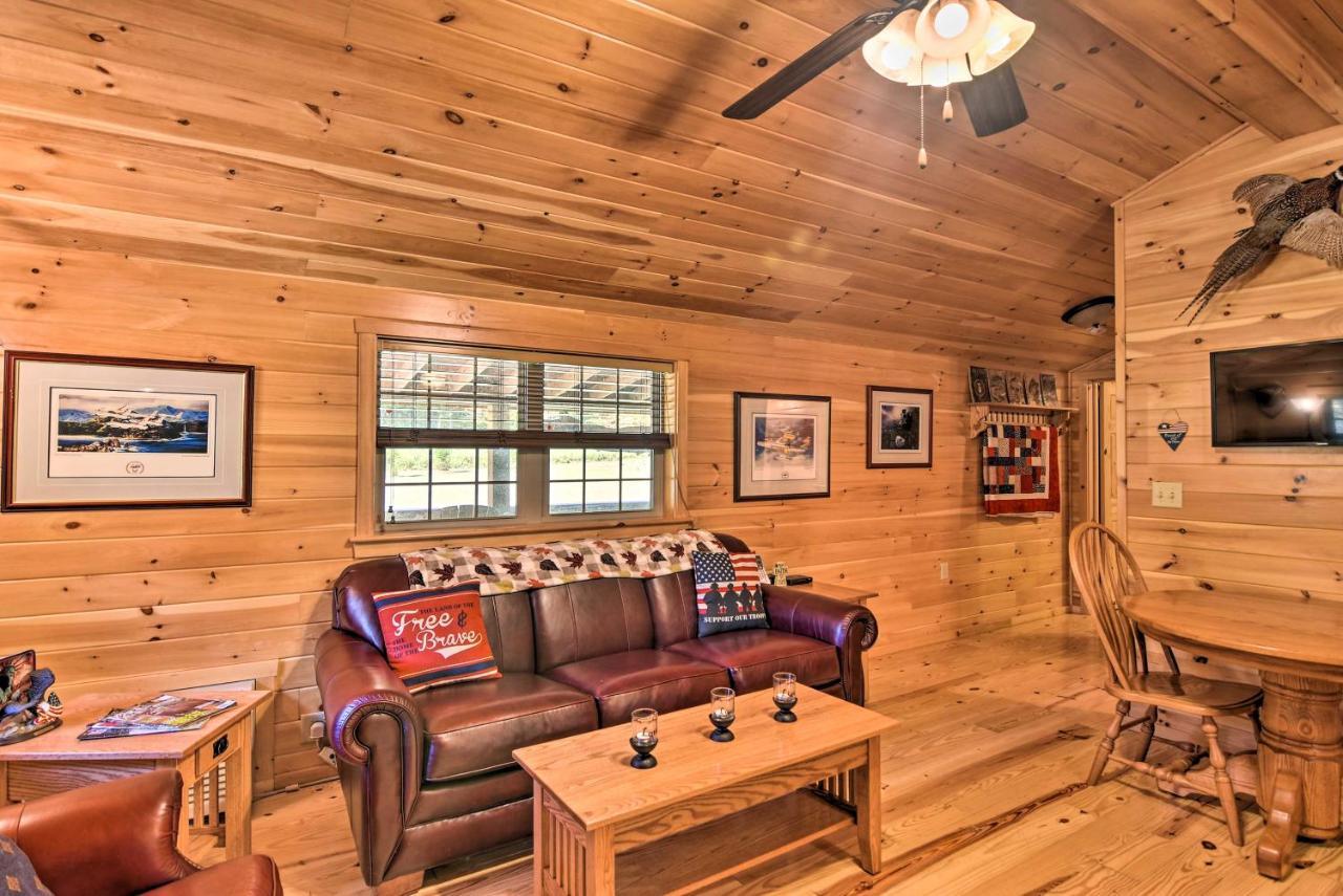 Pet-Friendly Cabin With Fire Pit And River Access! Parsons Exterior photo